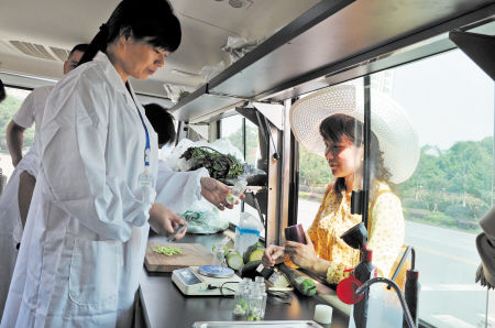 挑選食品安全檢測車廠家，需要注意這3點